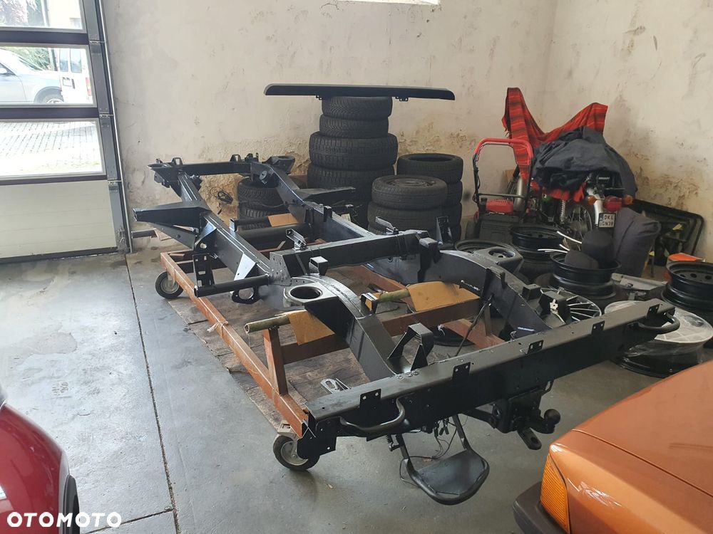 Land Rover Defender 2.5 TDI - 19