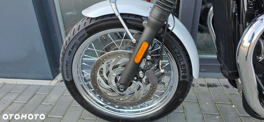 Triumph Bonneville - 35