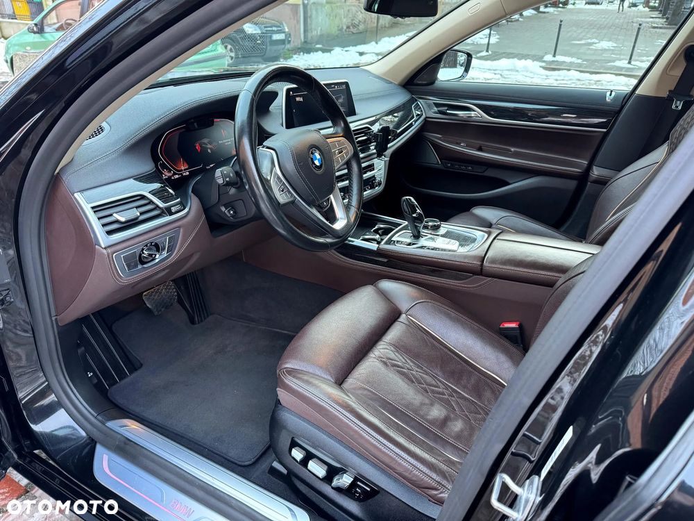 BMW Seria 7 740d xDrive - 21