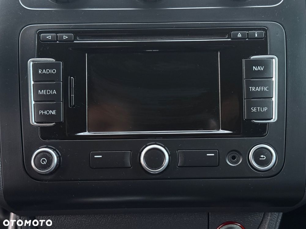 Volkswagen Touran - 24