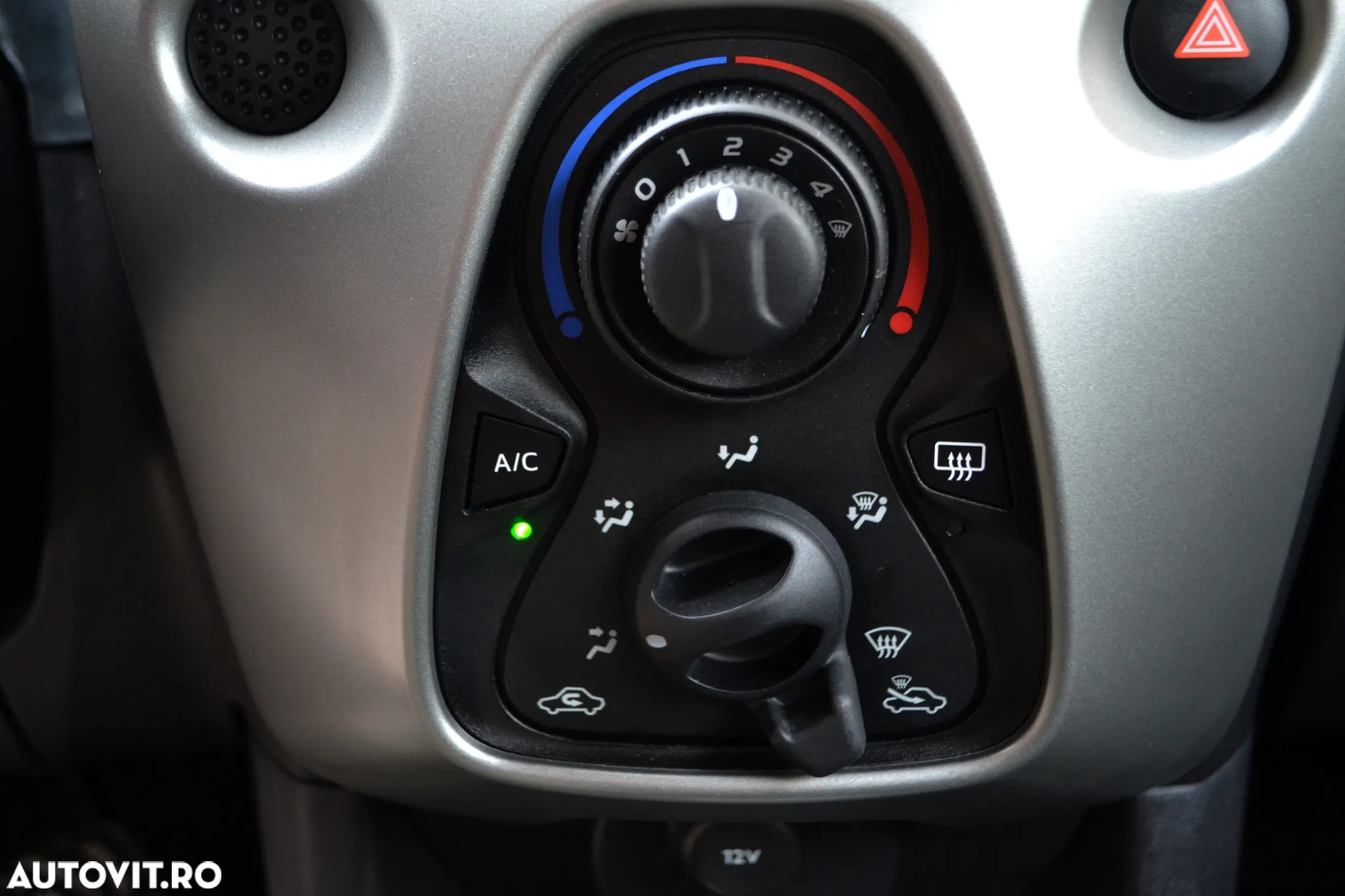 Toyota Aygo 1.0 MultiMode X - play - 23