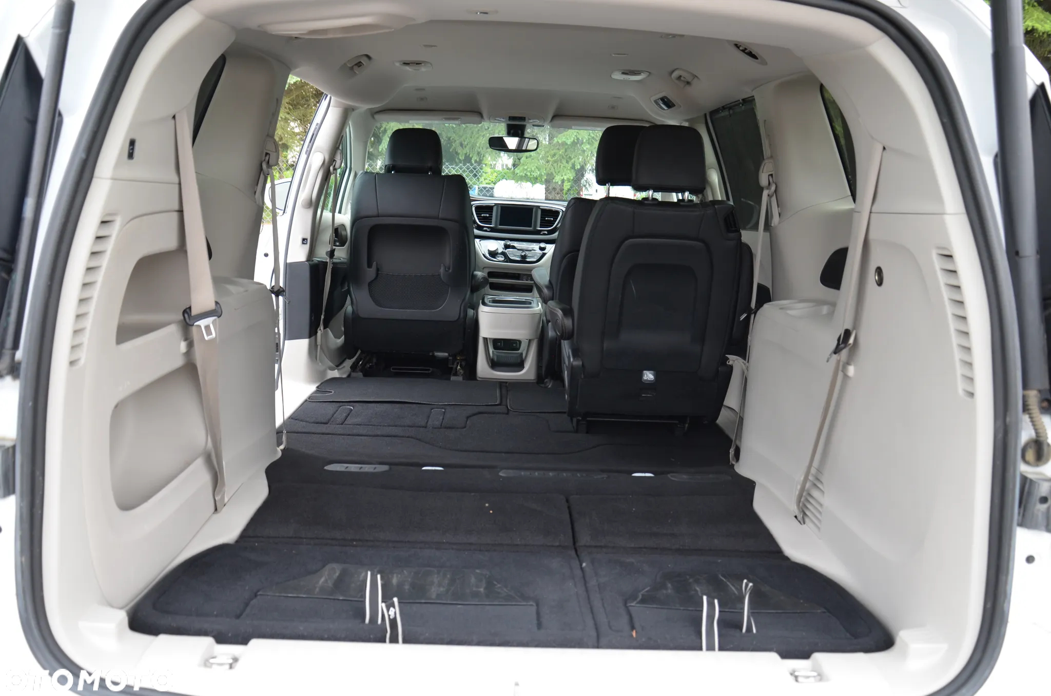 Chrysler Pacifica - 18