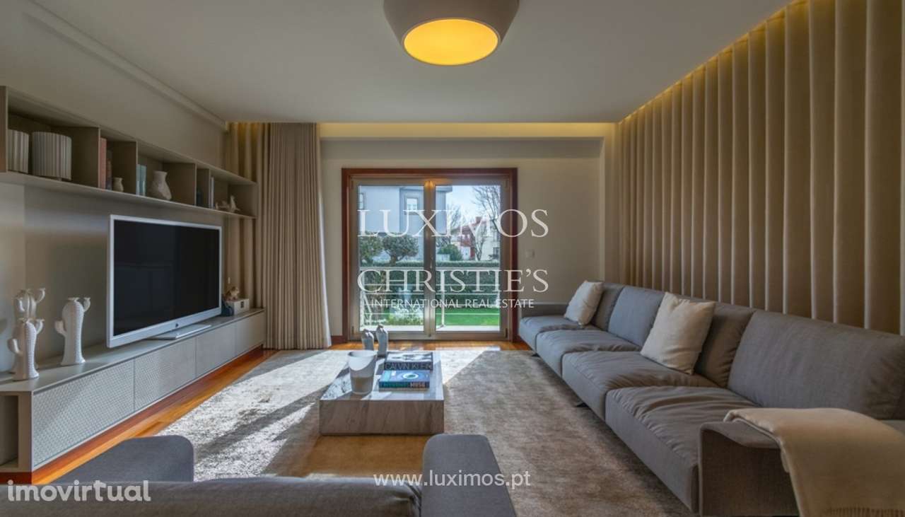 Moradia V4+1 com jardim, para venda, na Senhora da Hora - Grande imagem: 2/25