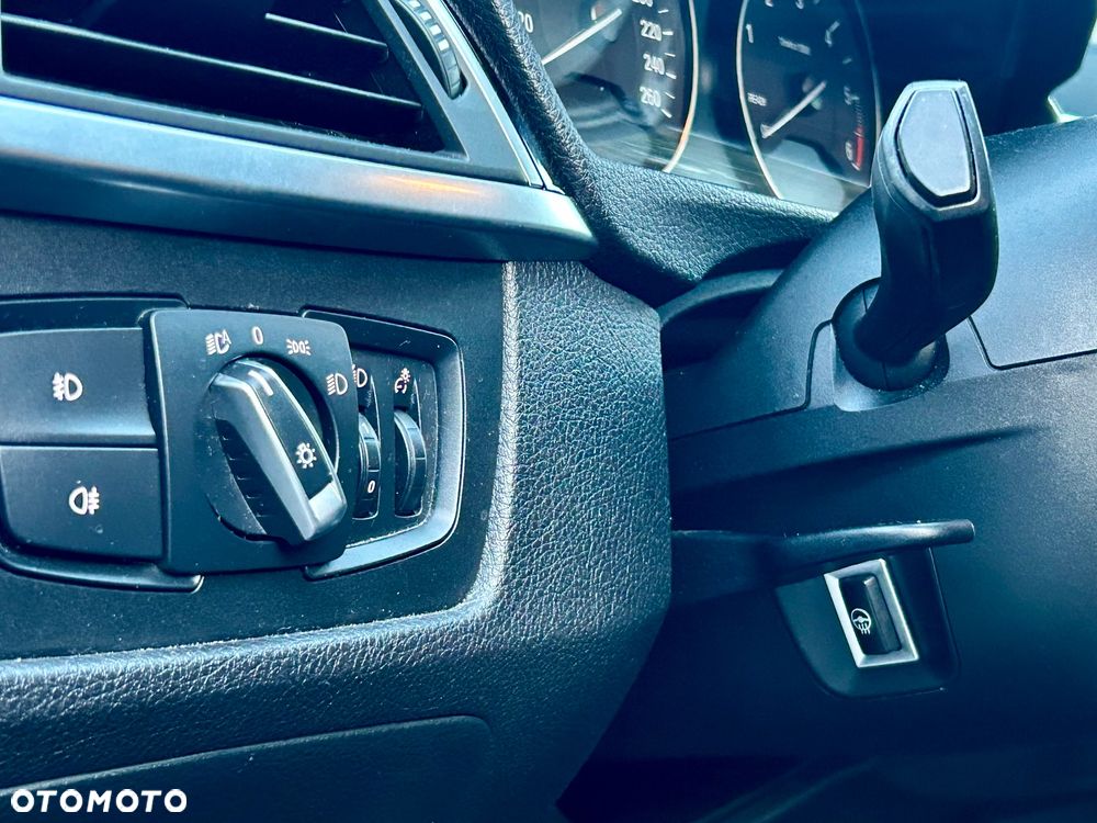 BMW Seria 3 318d - 27