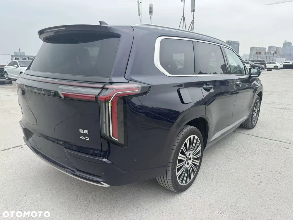 Lincoln Town Car - 8