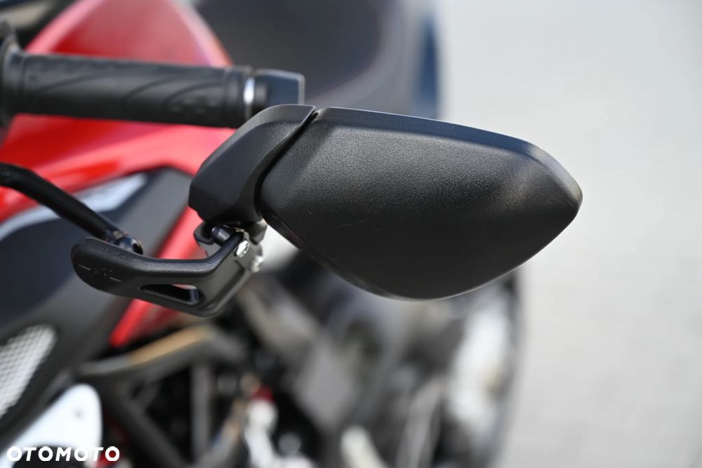 MV AGUSTA Brutale - 23