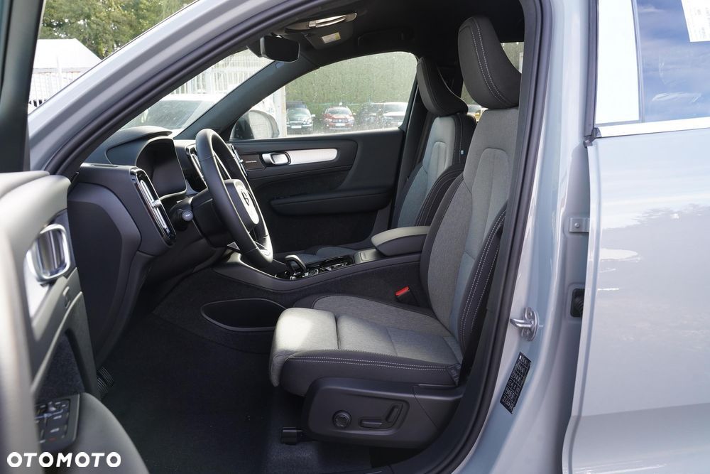 Volvo XC 40 B3 Plus Dark - 9