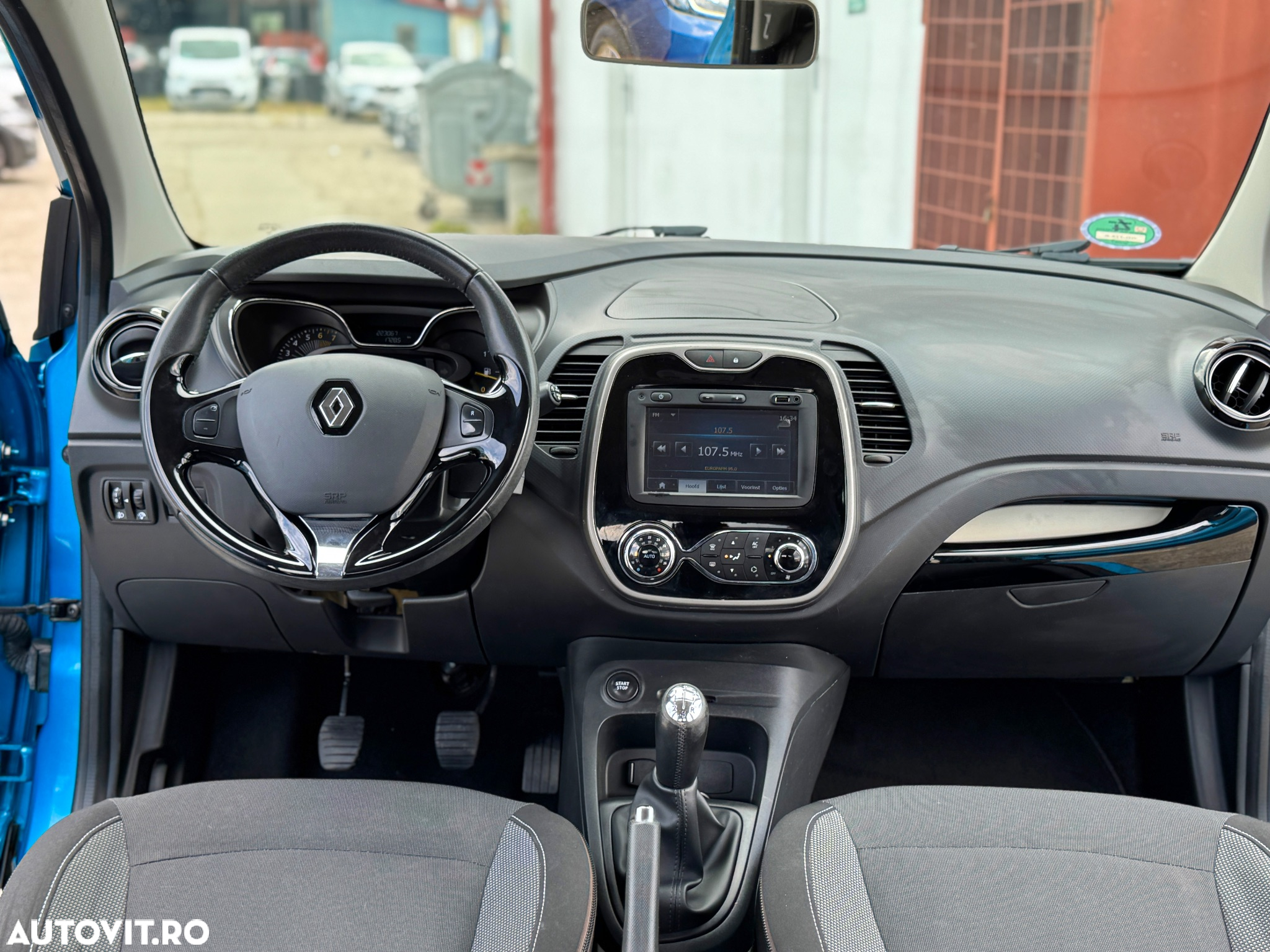 Renault Captur - 16