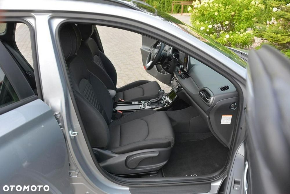 Hyundai i30 1.5 T-GDI 48V-Hybrid DCT Advantage - 15