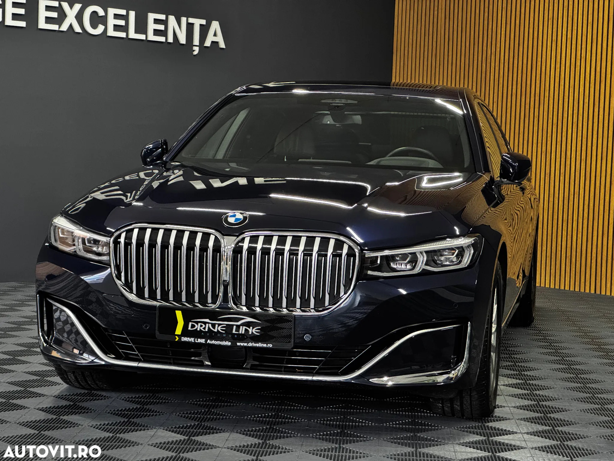 BMW Seria 7 740Li xDrive - 34