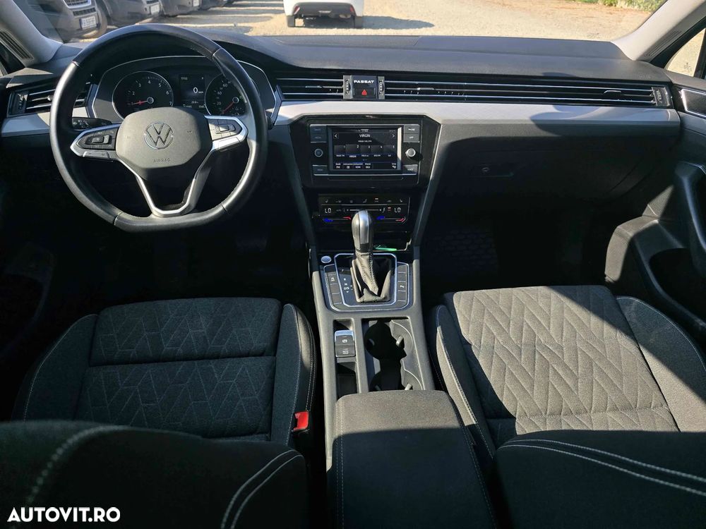 Volkswagen Passat - 11