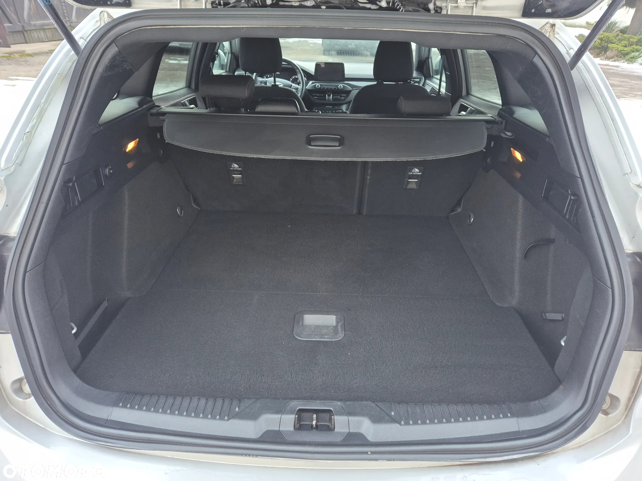 Ford Focus Turnier 1.5 TDCi DPF Start-Stopp-System ST-Line - 16