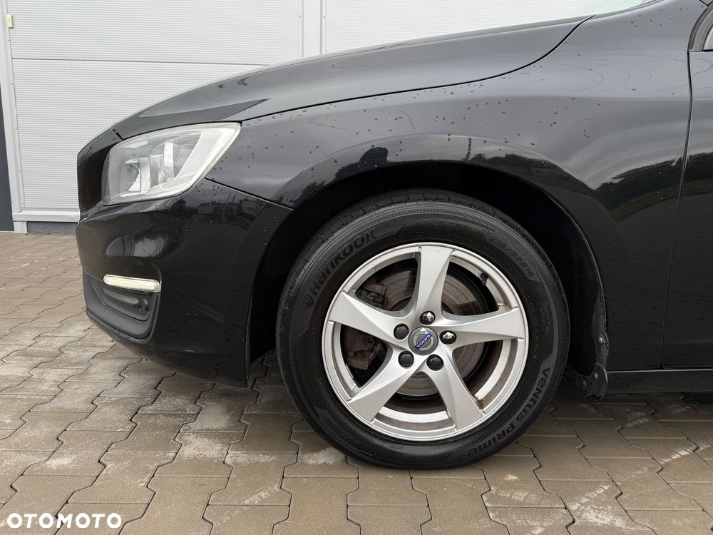Volvo V60 D2 Momentum - 16