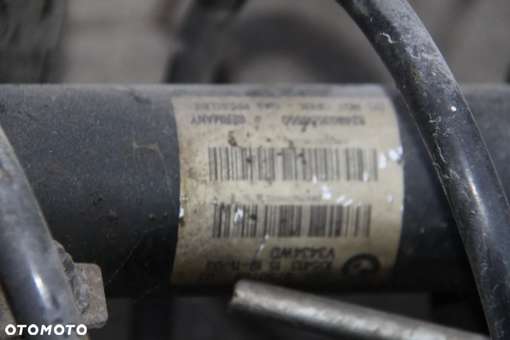 Mcperson Zwrotnica  Prawa  Przód  BMW E46 BENZYNA - 4