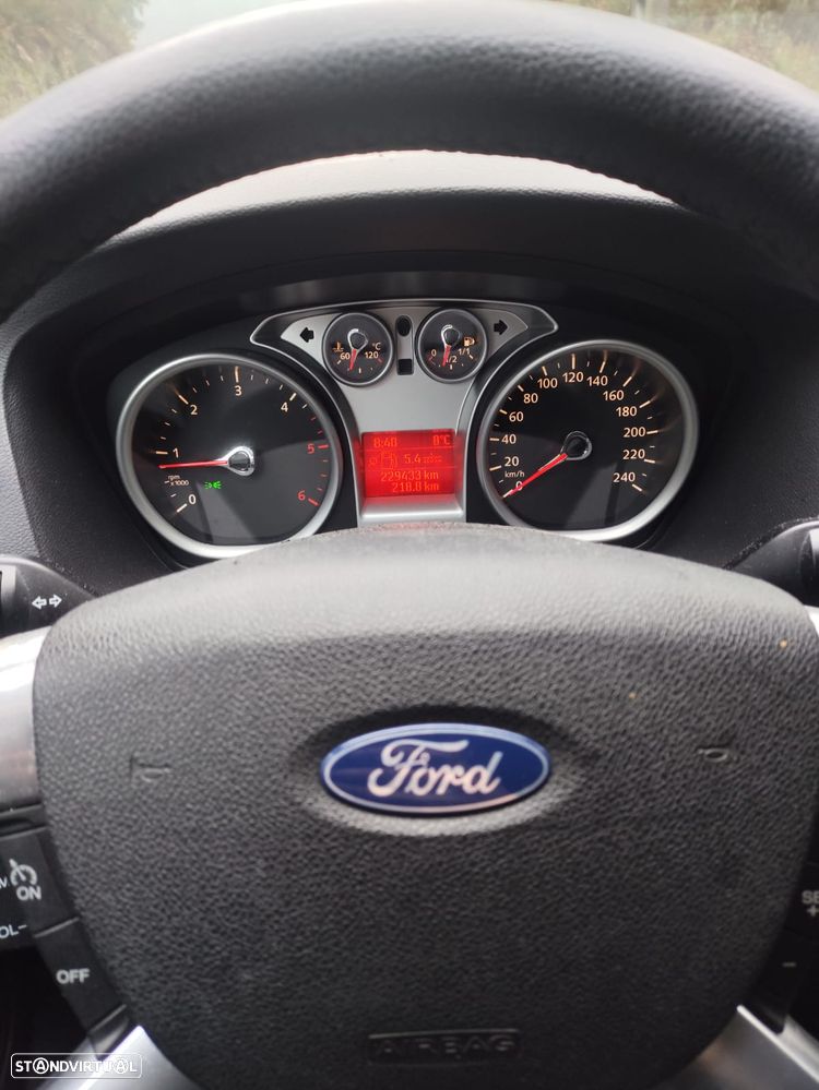 Ford Focus SW 1.6 TDCi Titanium - 8