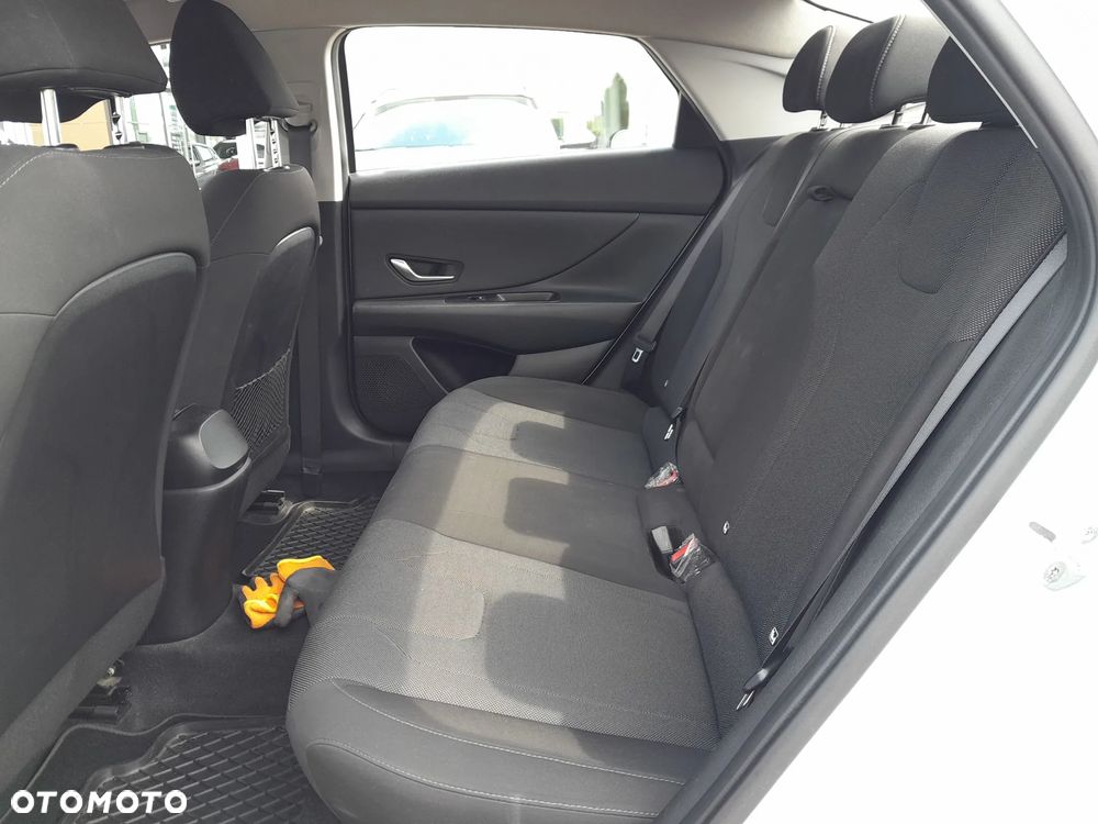 Hyundai Elantra 1.6 Modern - 15
