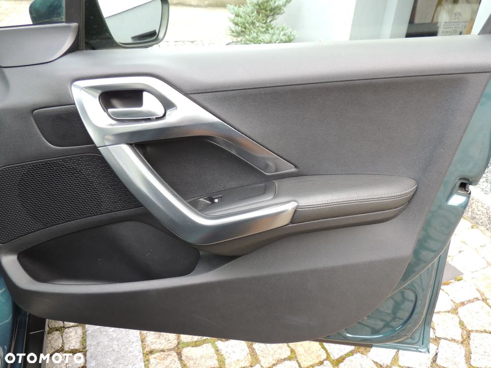 Peugeot 2008 1.2 PureTech Allure Pack S&S - 26