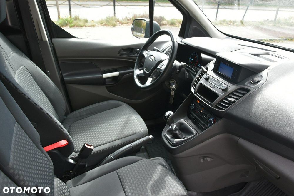 Ford Transit Connect - 8