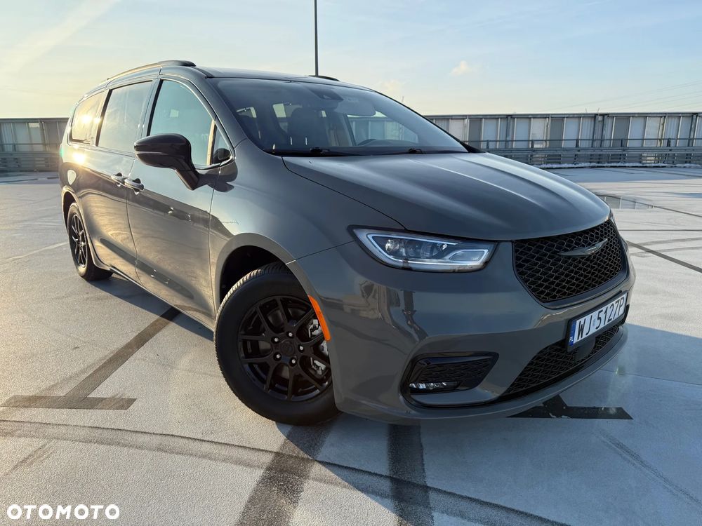 Chrysler Pacifica - 17