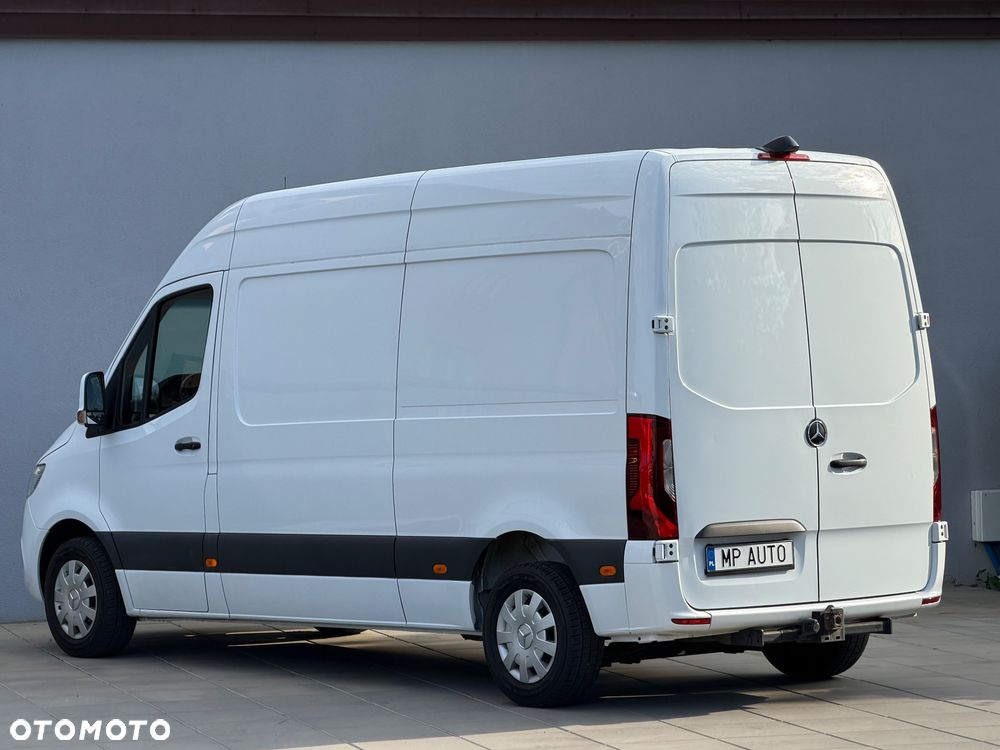 Mercedes-Benz Sprinter - 4
