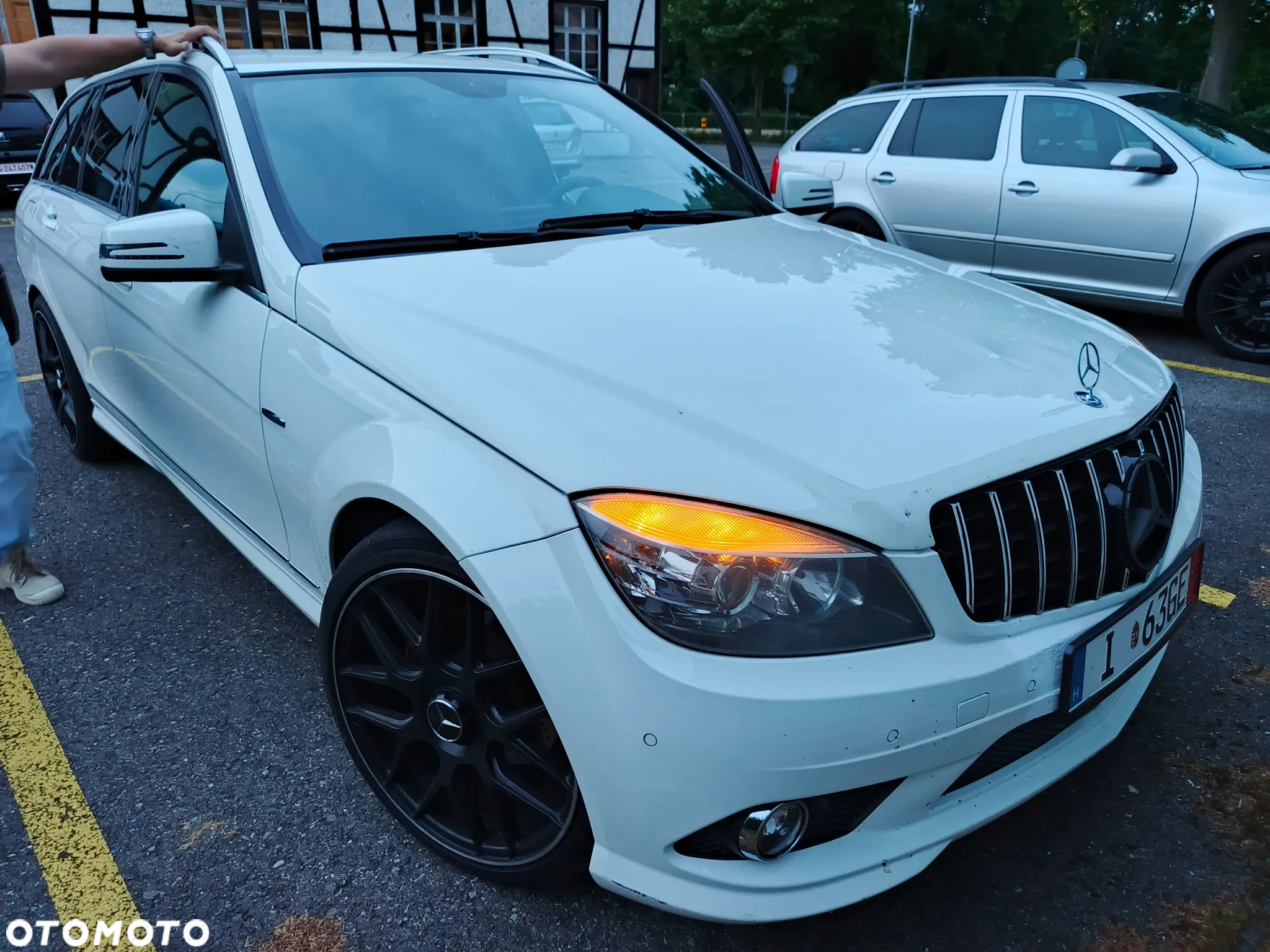 Mercedes-Benz Klasa C 220 T CDI DPF Automatik Avantgarde - 25