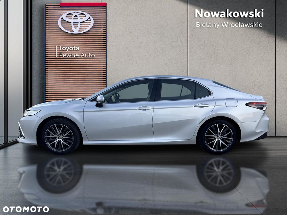 Toyota Camry 2.5 Hybrid Executive CVT - 2