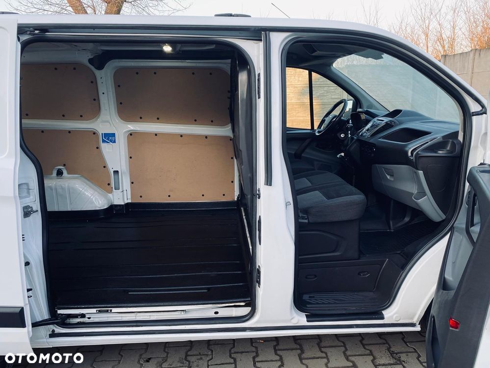 Ford TRANSIT CUSTOM - 19