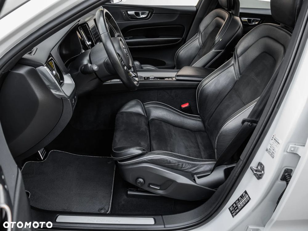 Volvo XC 60 D4 AWD Geartronic RDesign - 13