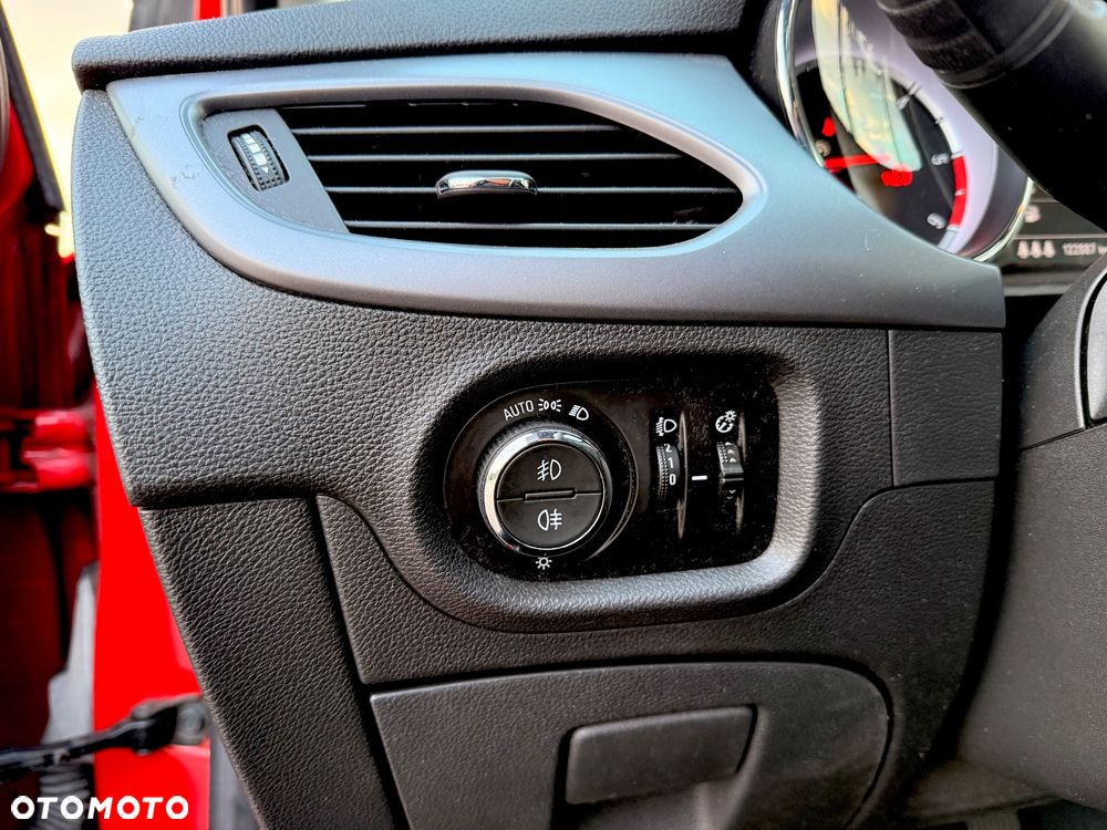 Opel Astra 1.6 CDTI Essentia - 29