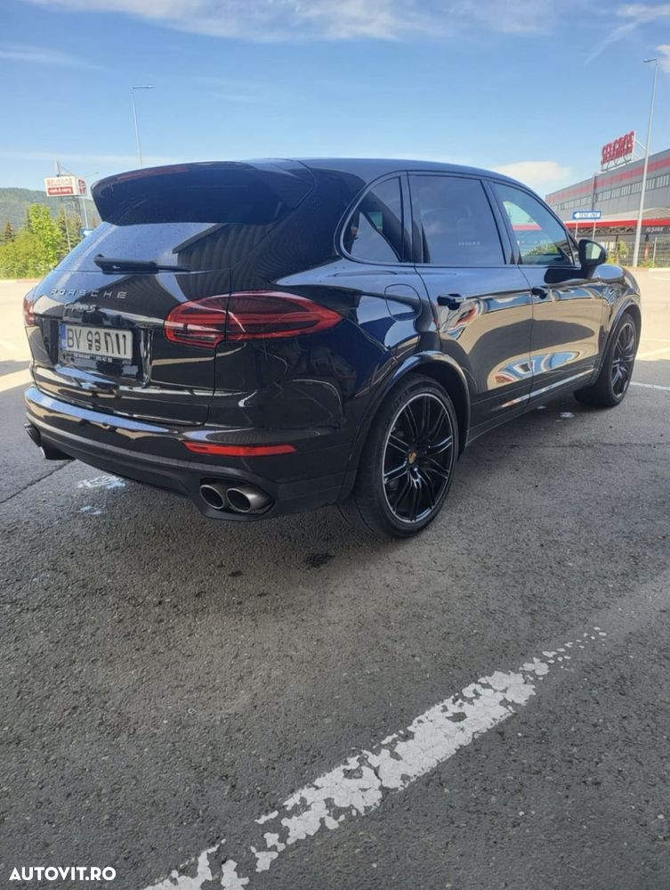 Porsche Cayenne - 4