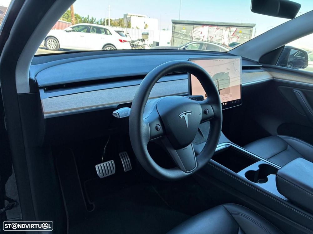 Tesla Model Y Performance Dual Motor AWD - 3