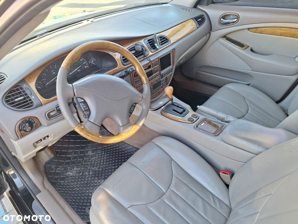 Jaguar S-Type - 2