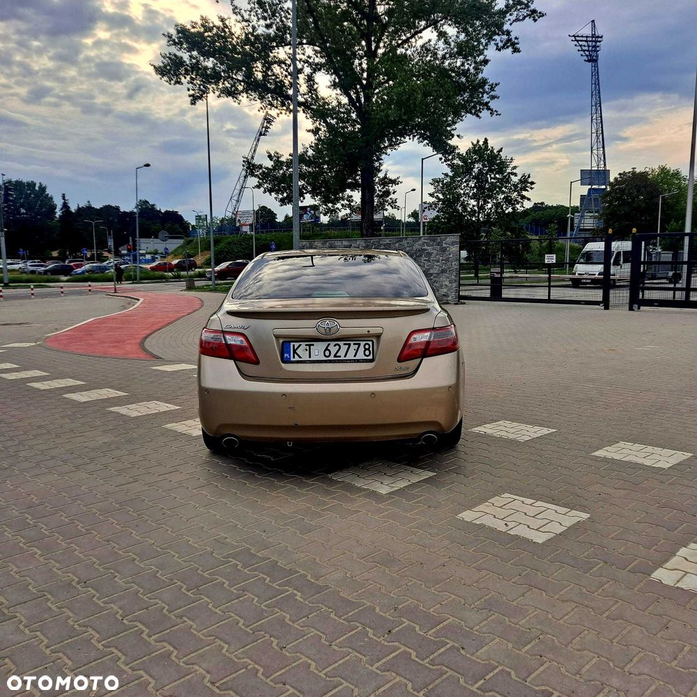 Toyota Camry - 3