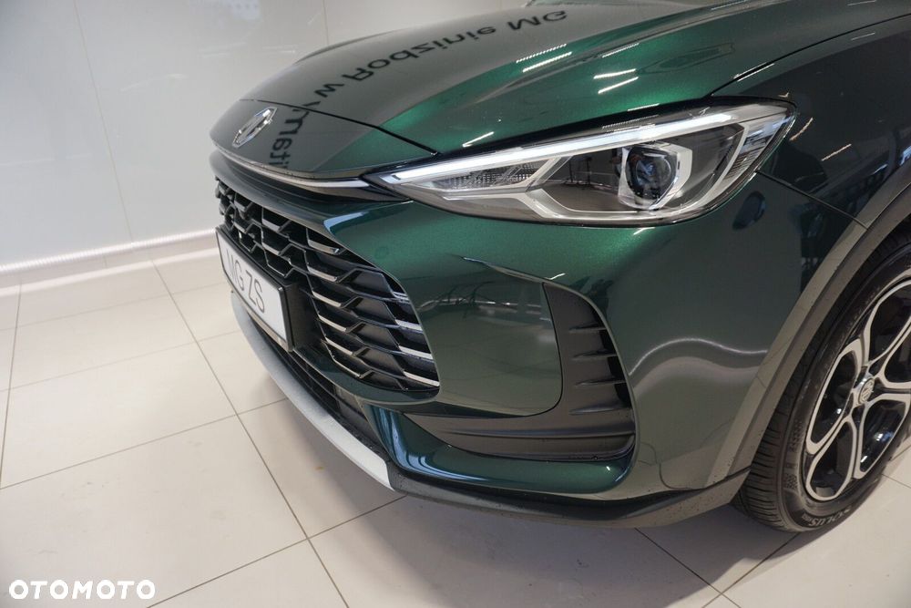 MG ZS Hybrid+ - 10