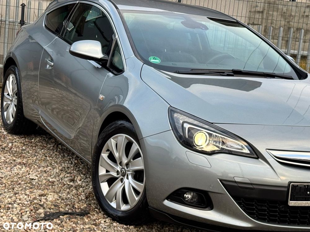 Opel Astra 1.6 Turbo Cosmo - 12