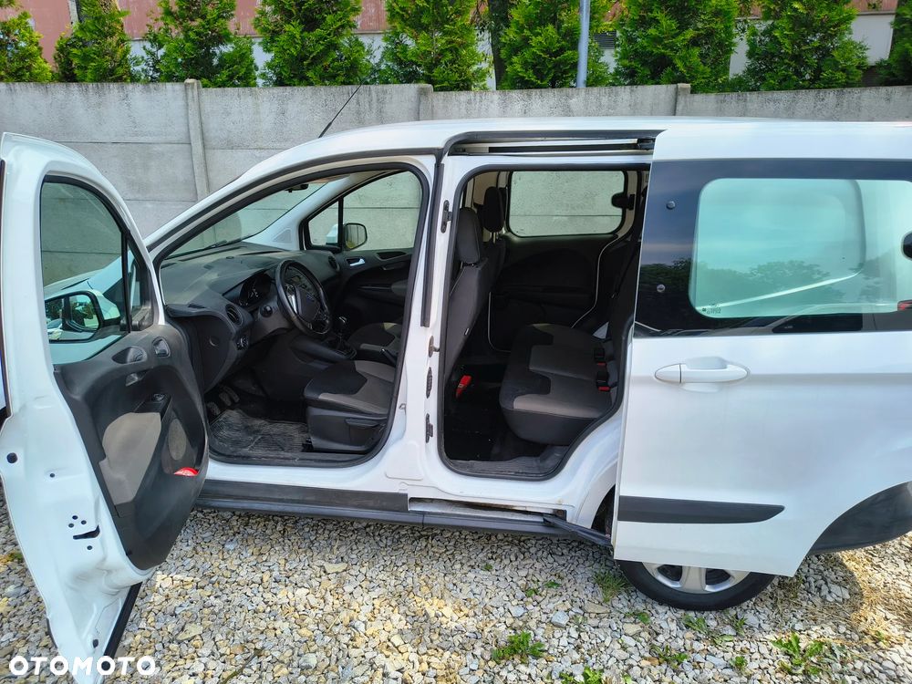 Ford Transit Courier - 9