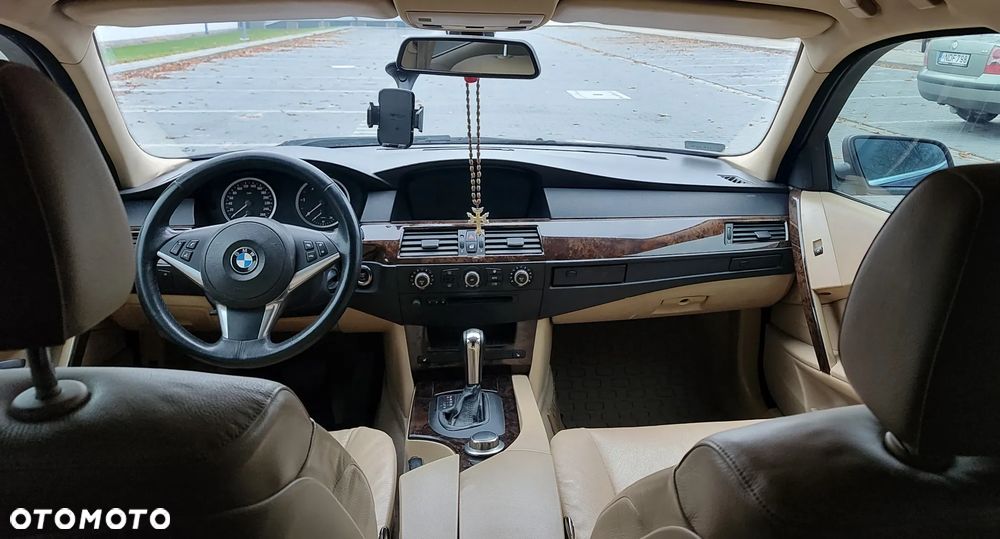 BMW Seria 5 520d - 9