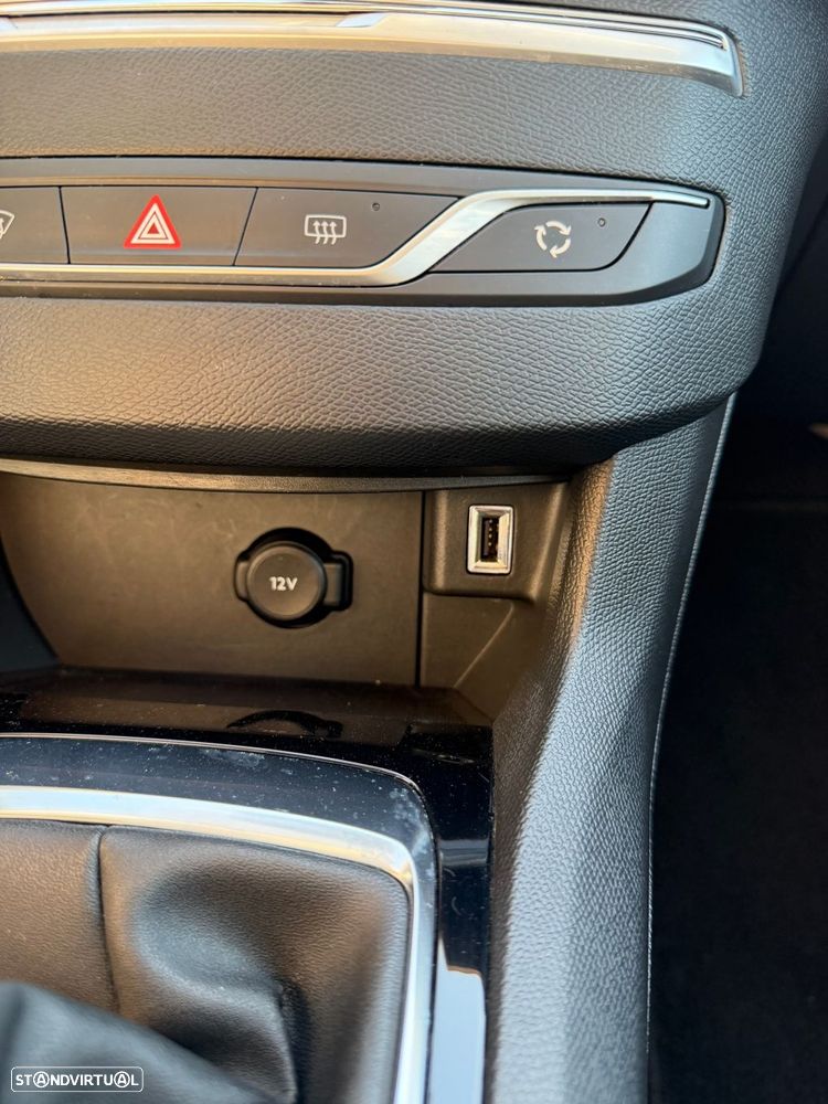 Peugeot 308 SW 1.5 BlueHDi Style J17 - 23