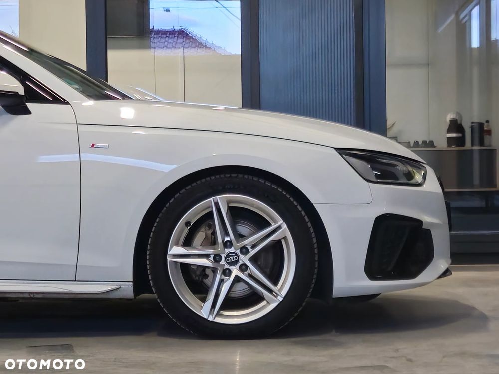 Audi A4 Avant 40 TDI quattro S tronic S line - 14