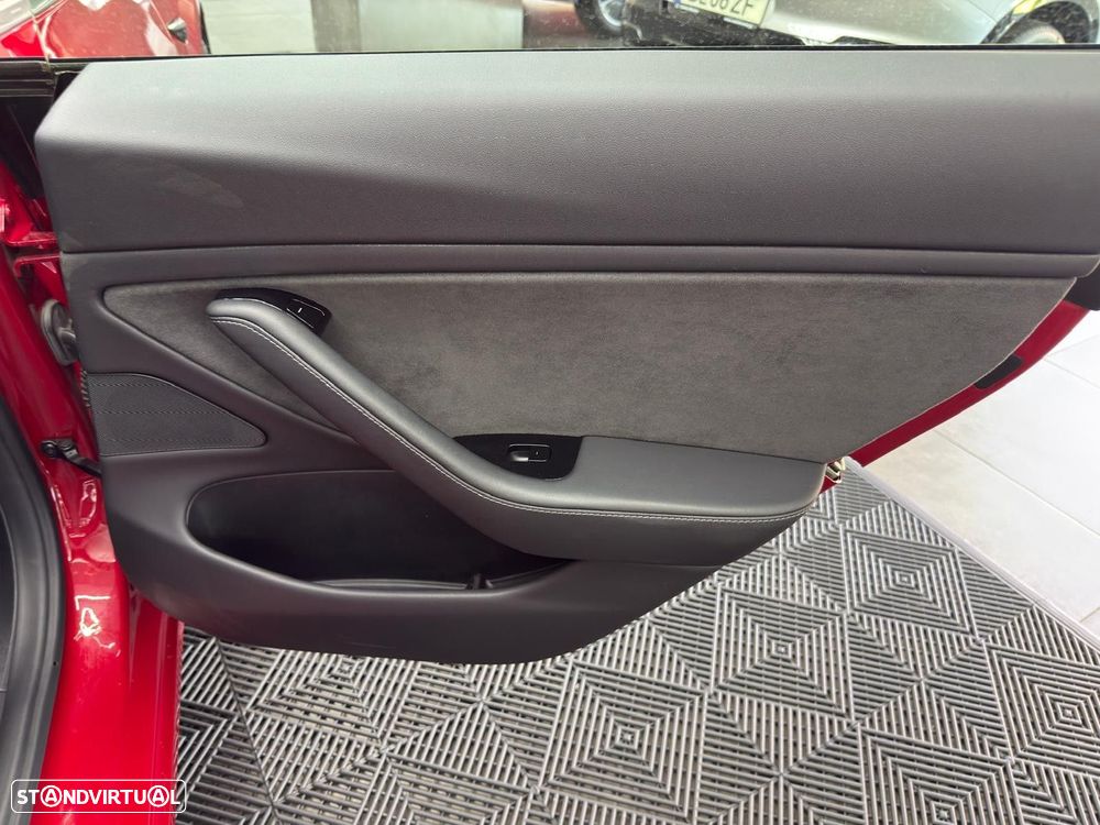 Tesla Model 3 - 38