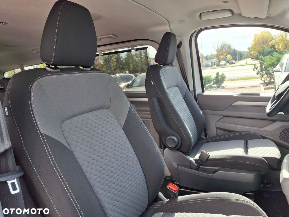 Volkswagen Caravelle - 36