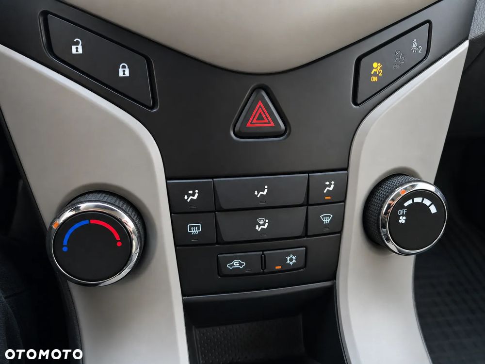 Chevrolet Cruze 1.6 LS - 10