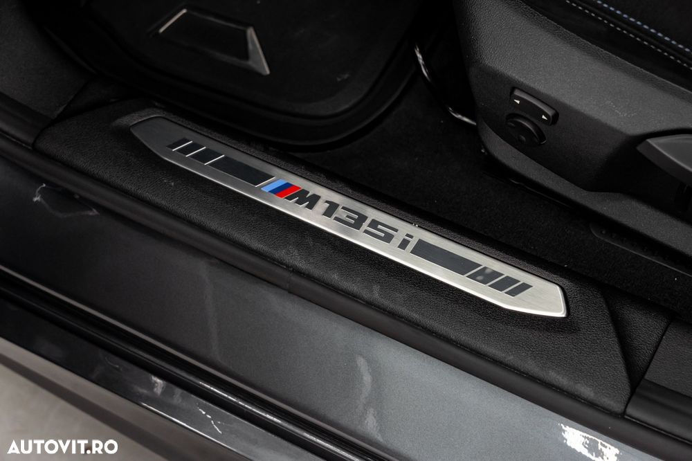 BMW M1 M135i xDrive AT - 33