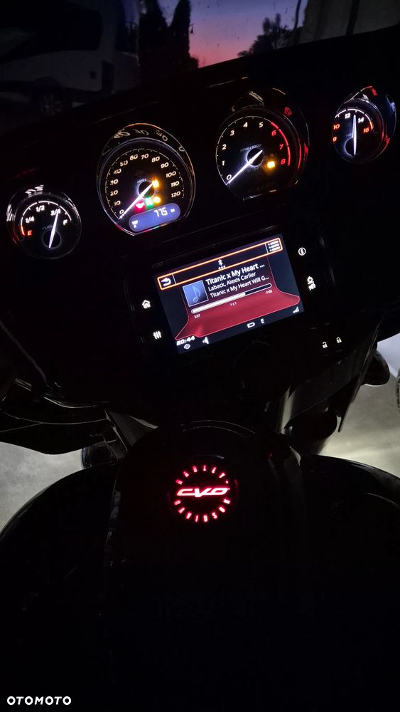 Harley-Davidson CVO Street Glide - 20