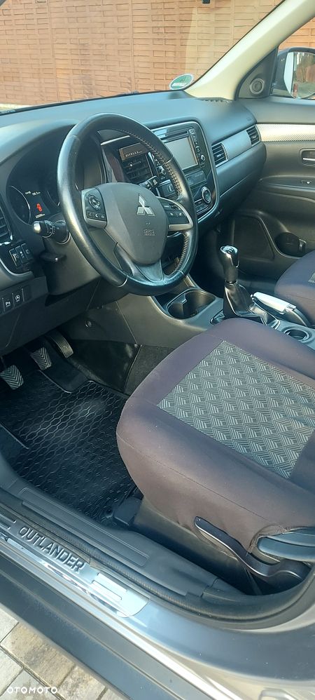 Mitsubishi Outlander - 9