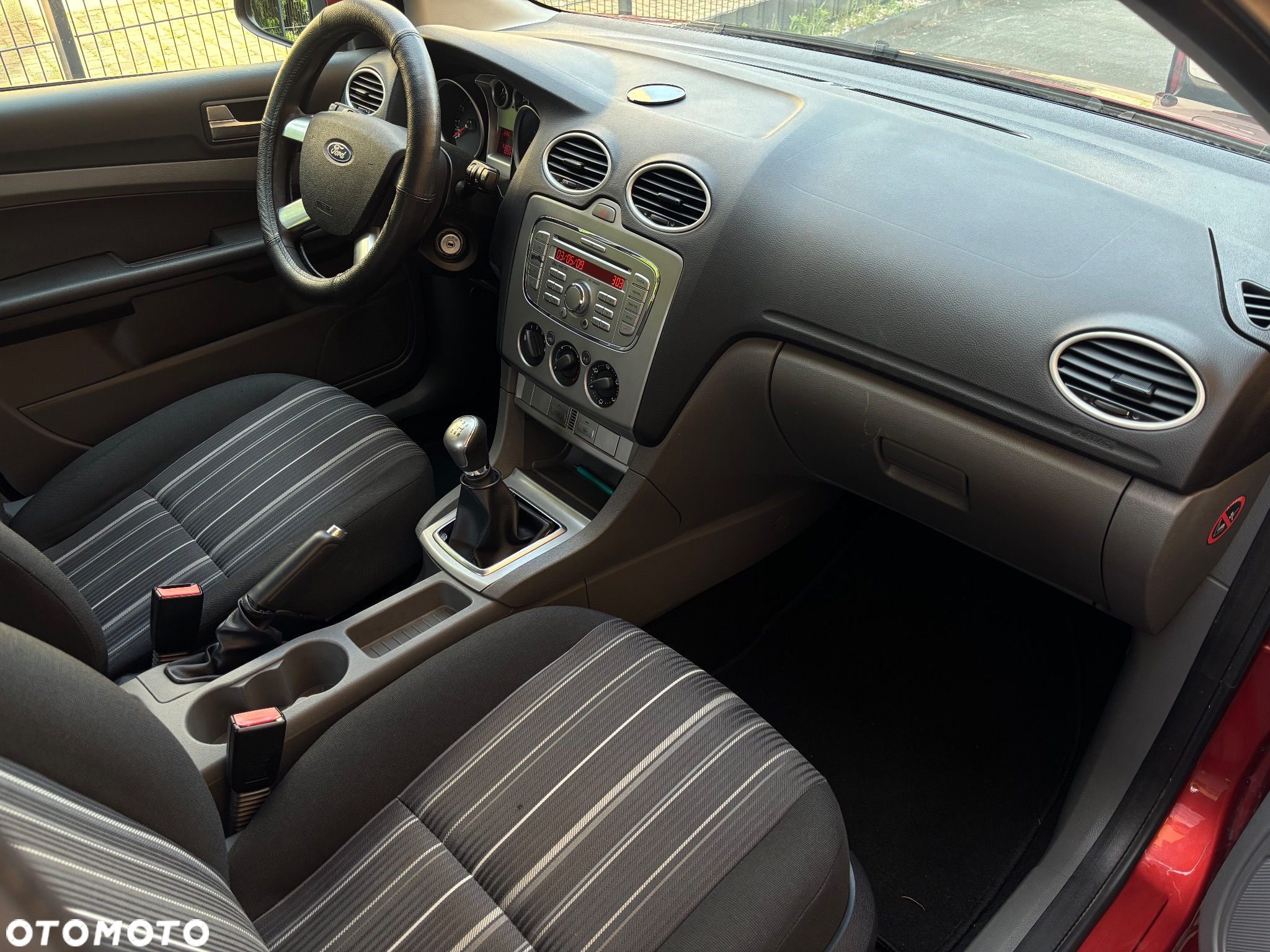 Ford Focus 1.6 16V Ambiente - 17