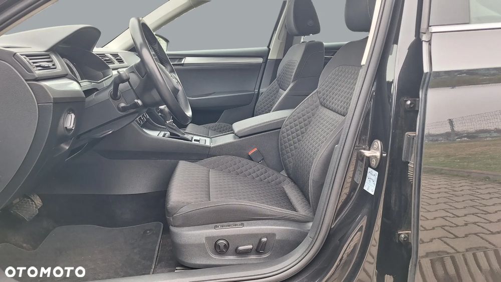 Skoda Superb 2.0 TSI Ambition DSG - 6