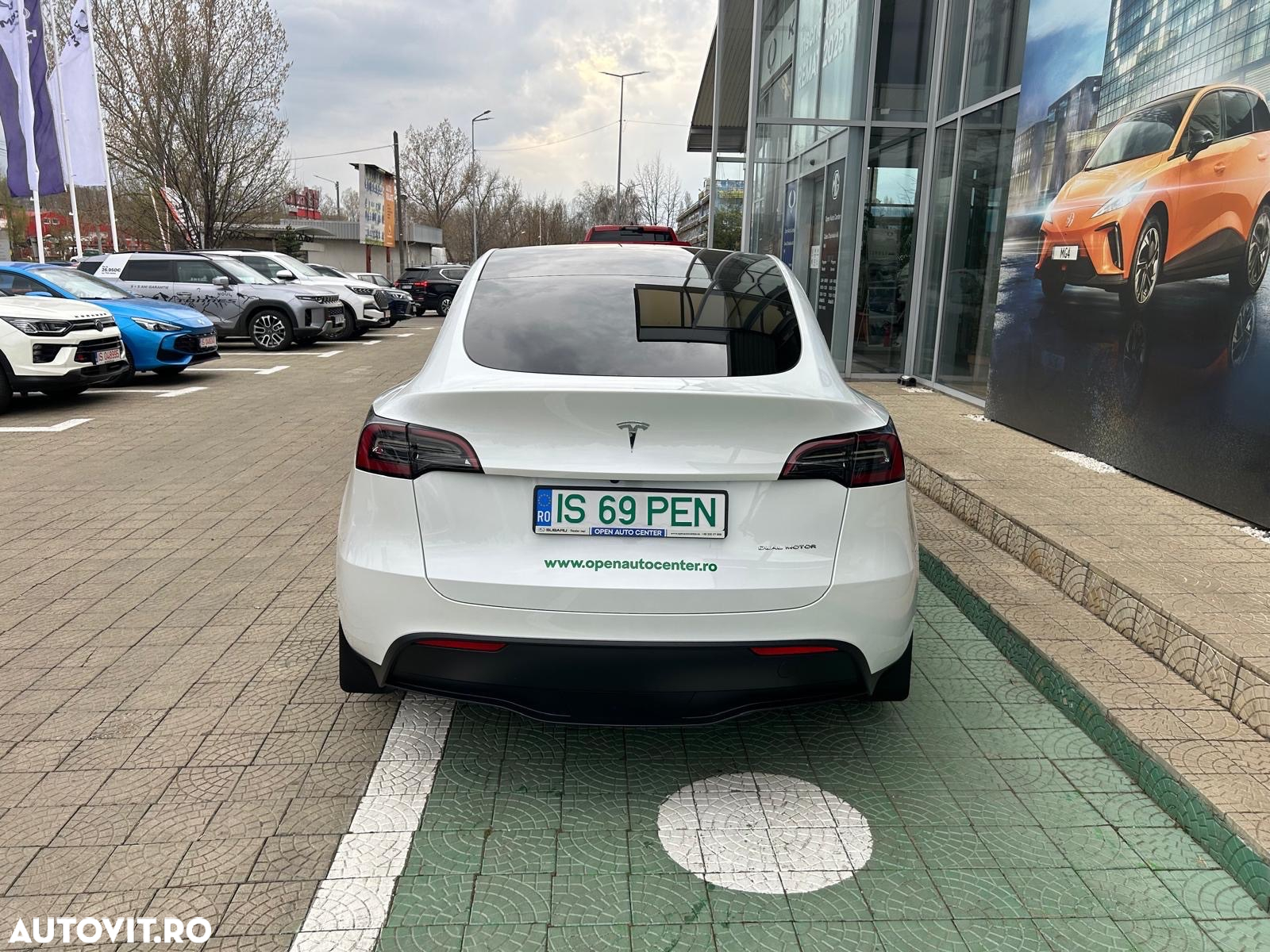 Tesla Model Y AWD Long Range - 7