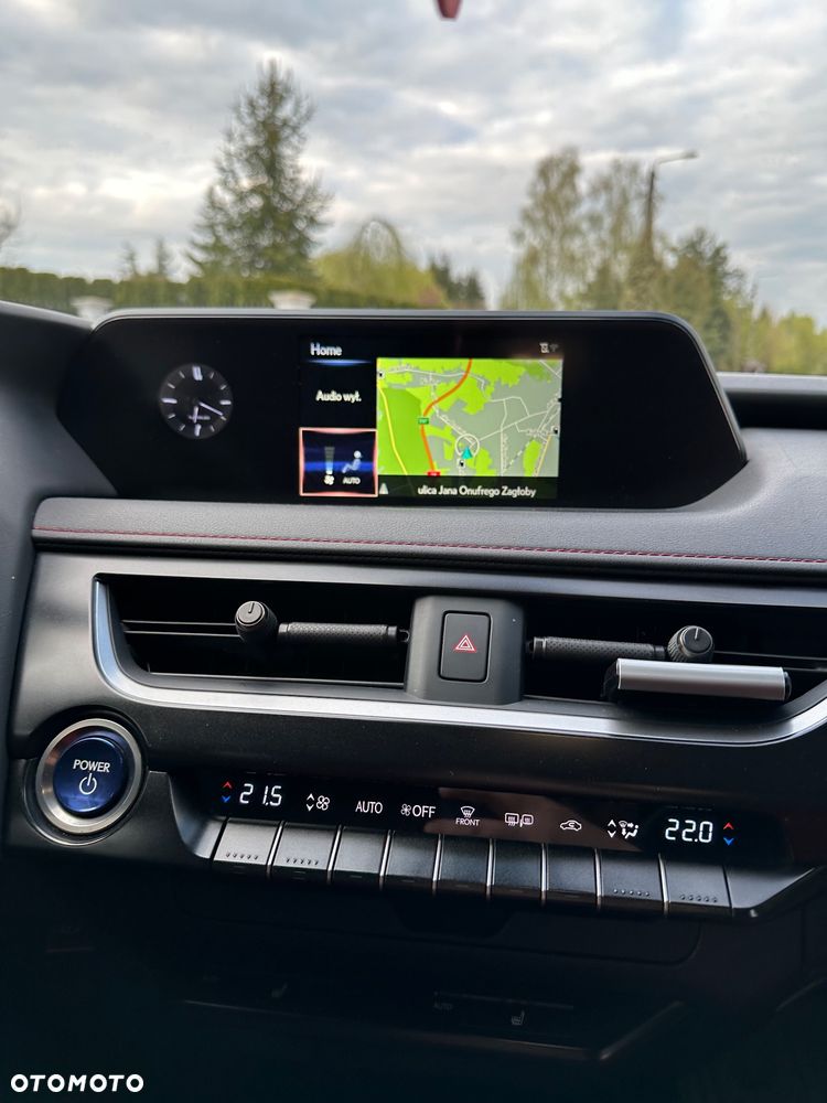 Lexus UX 250h Executive Line - 18