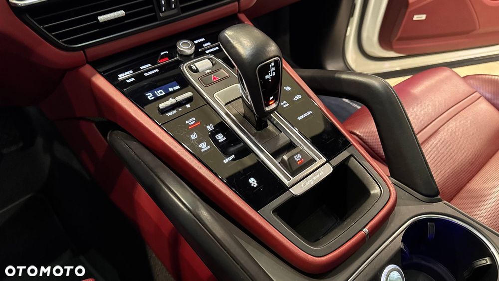 Porsche Cayenne - 28